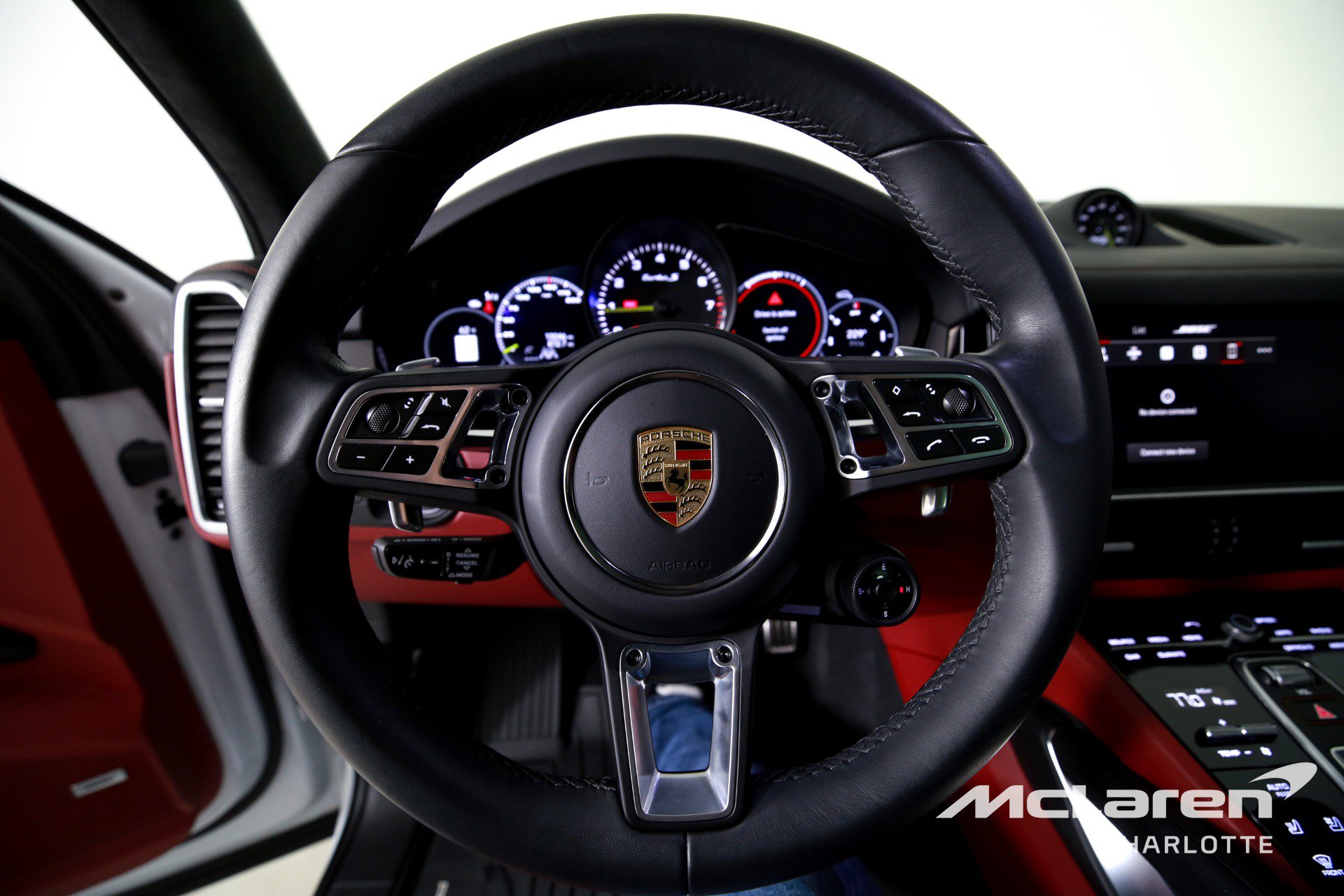 Used 2023 Porsche Cayenne Turbo S image 14