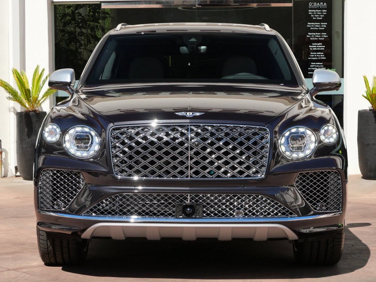 Used 2025 Bentley Bentayga Extended Wheelbase AWD/4WD image 8