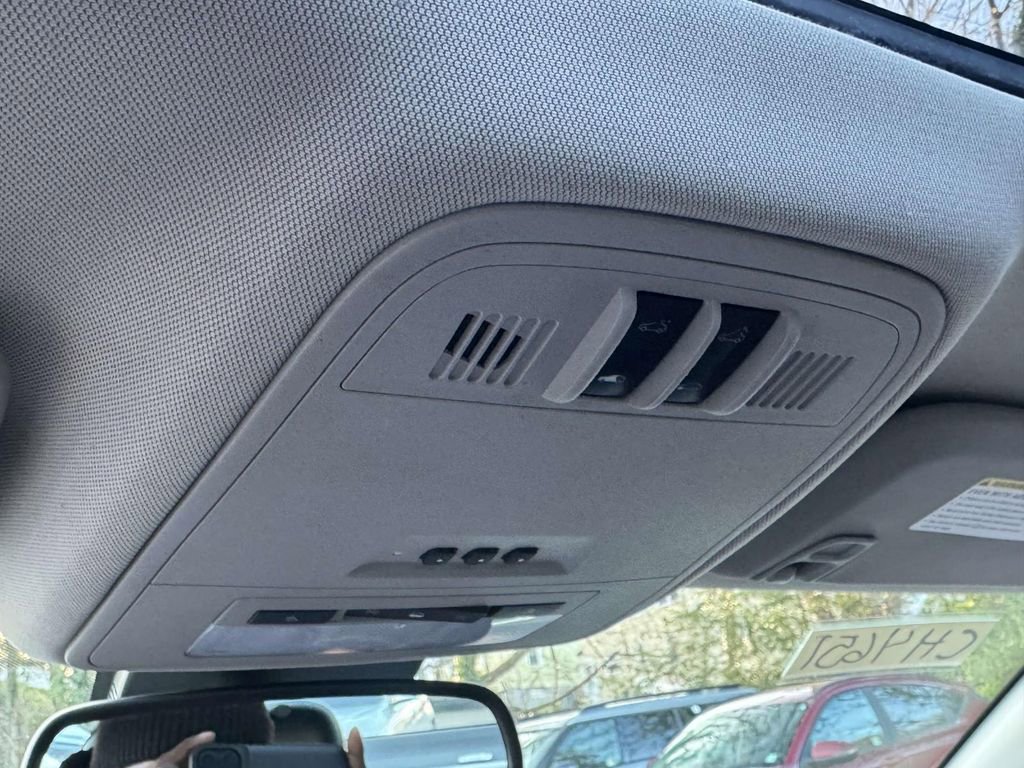 Used 2013 Buick Regal Premium image 25