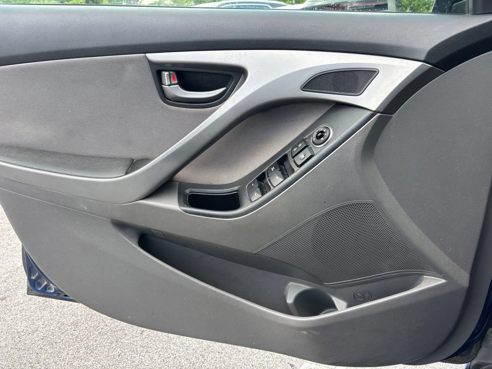 Used 2015 Hyundai Elantra SE w/ Option Group 02 FWD image 6