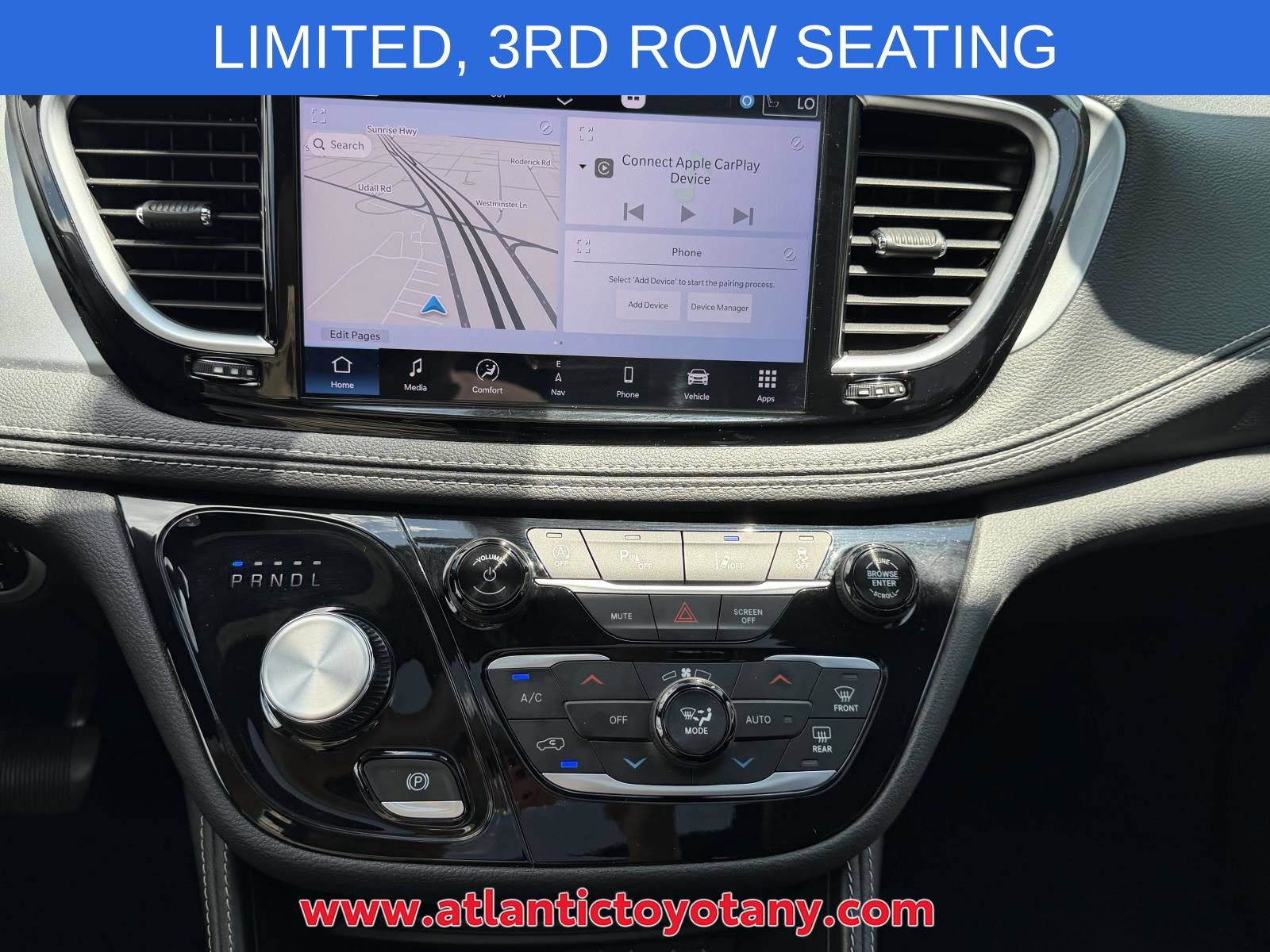 Used 2025 Chrysler Pacifica Limited FWD image 31