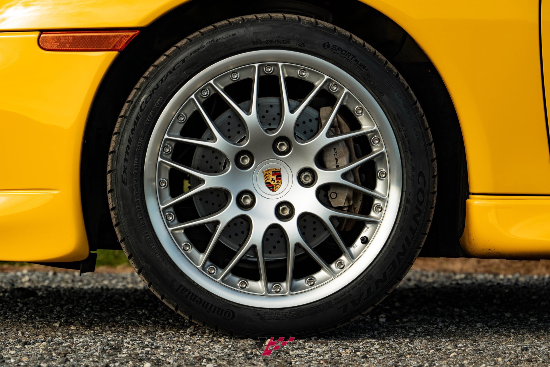 Used 2001 Porsche 911 Carrera 4 image 15