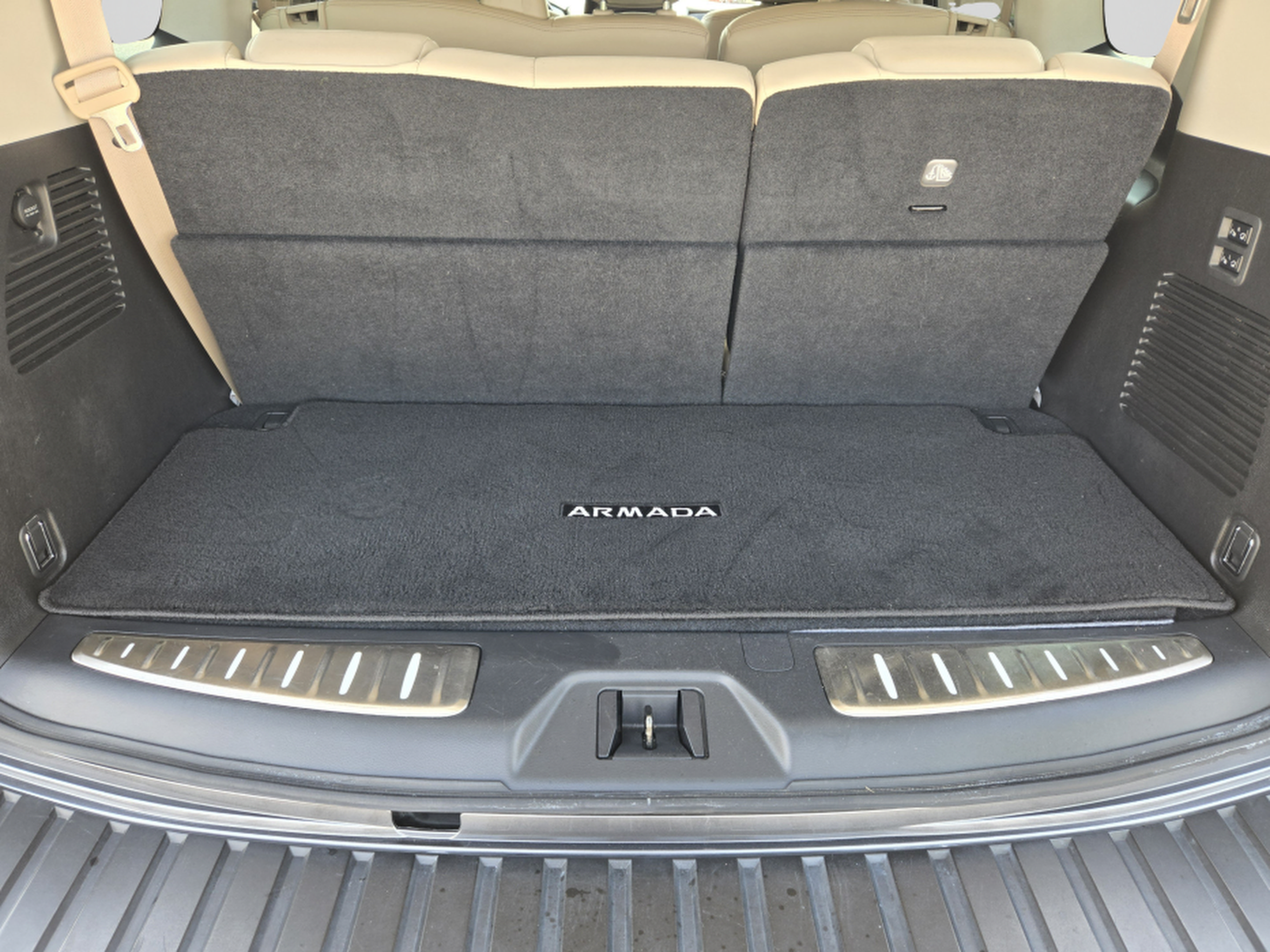 Used 2022 Nissan Armada Platinum RWD image 34