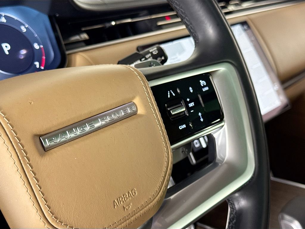 Used 2023 Land Rover Range Rover Long Wheelbase SE image 19
