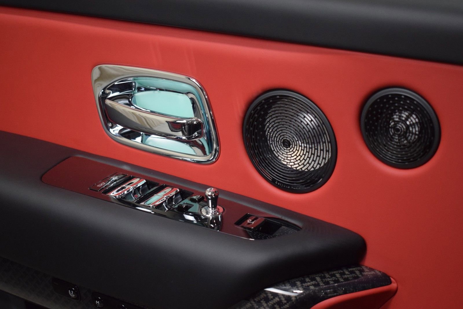 New 2026 Rolls-Royce Cullinan Black Badge image 39