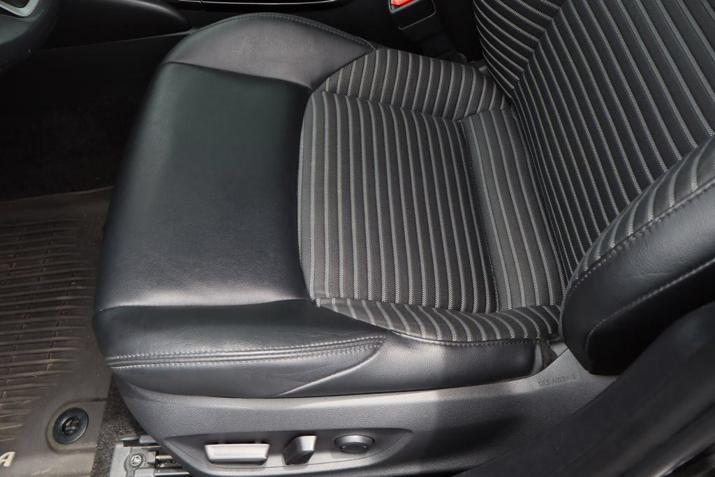 Used 2020 Toyota Corolla XSE FWD image 20