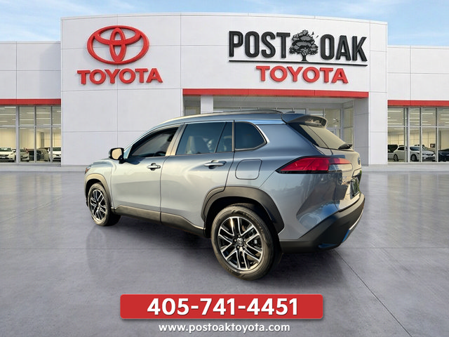 Used 2026 Toyota Corolla Cross XLE w/ Convenience Package FWD image 4