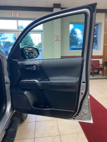 Used 2021 Toyota Tacoma TRD Sport RWD image 14