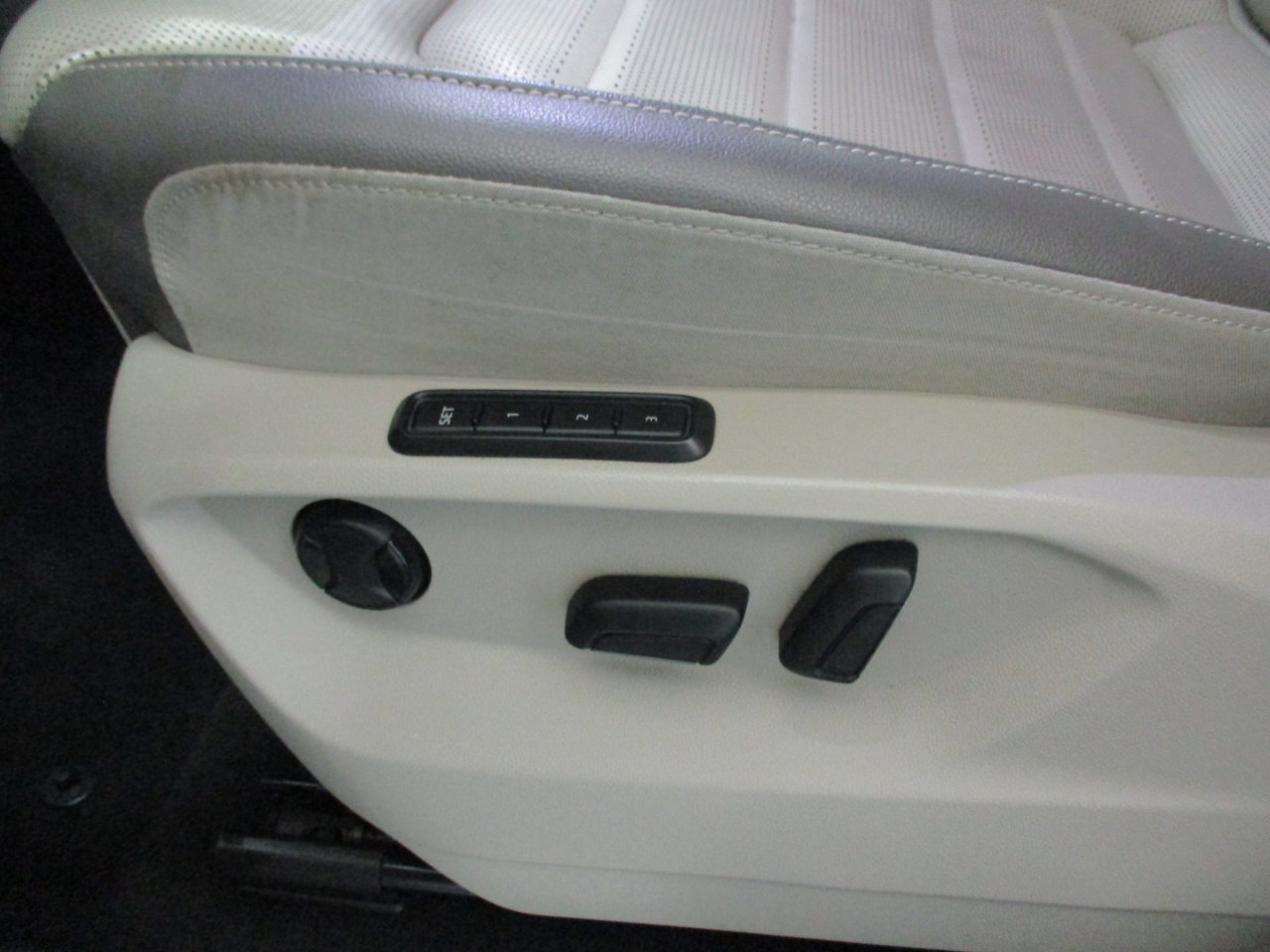 Used 2021 Volkswagen Atlas SEL Premium image 22