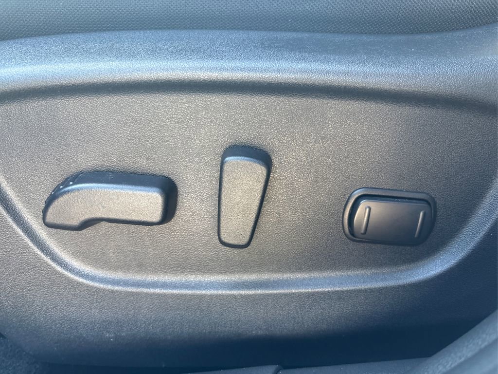 Used 2020 Nissan Rogue Sport SV image 34