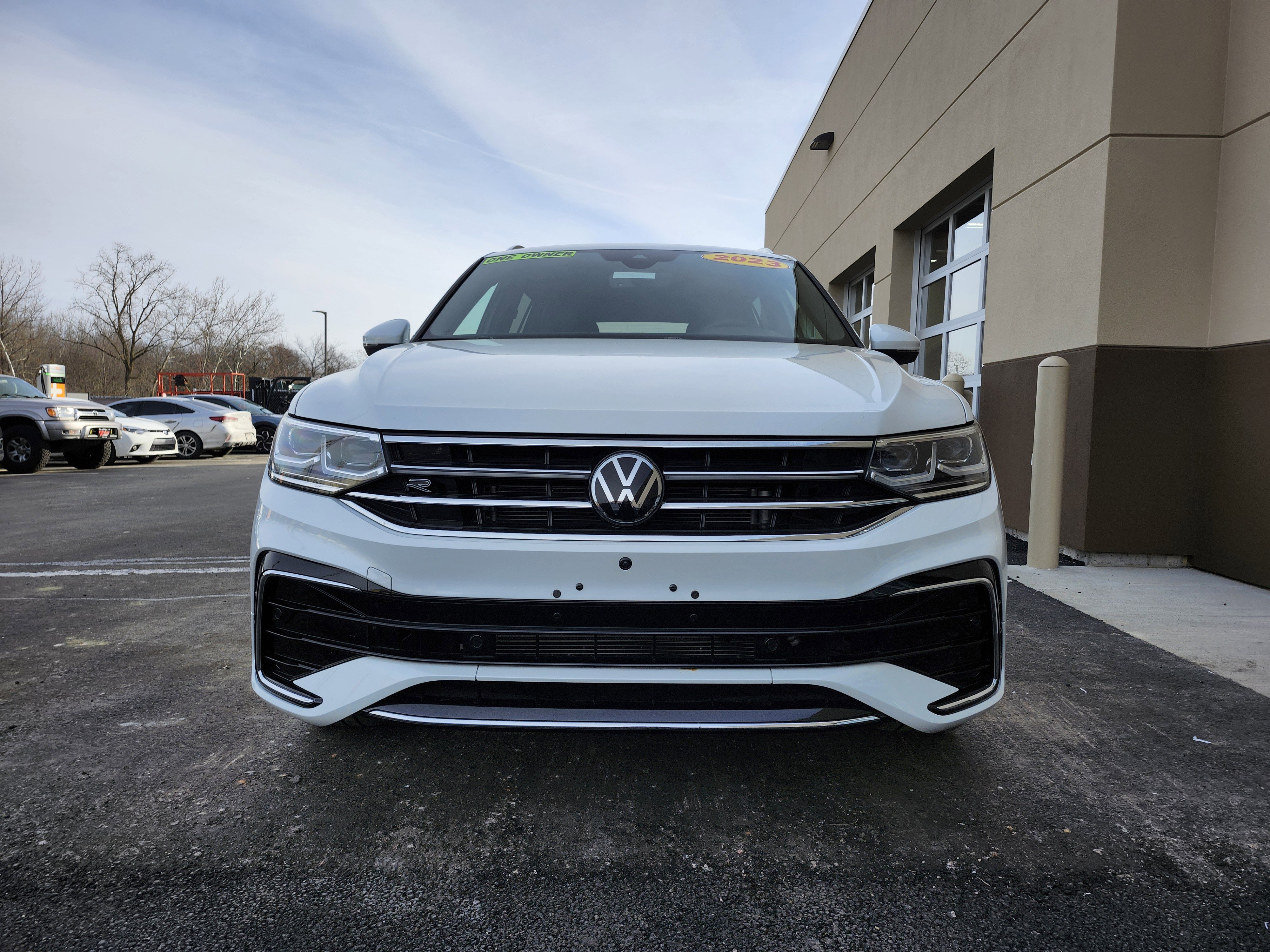 Used 2023 Volkswagen Tiguan SEL R-Line image 33