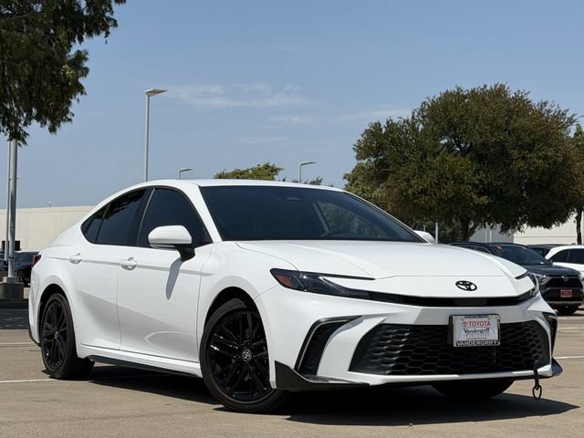 Used 2026 Toyota Camry SE w/ Convenience Package FWD image 2
