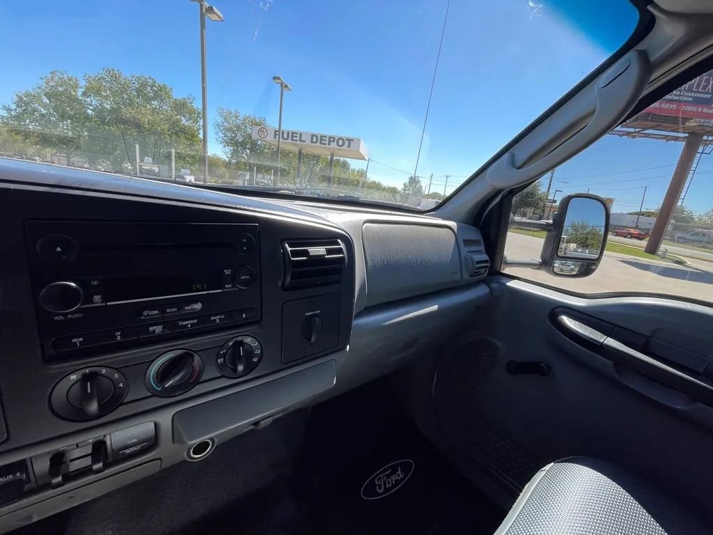 Used 2005 Ford F450 2WD Crew Cab Super Duty image 20