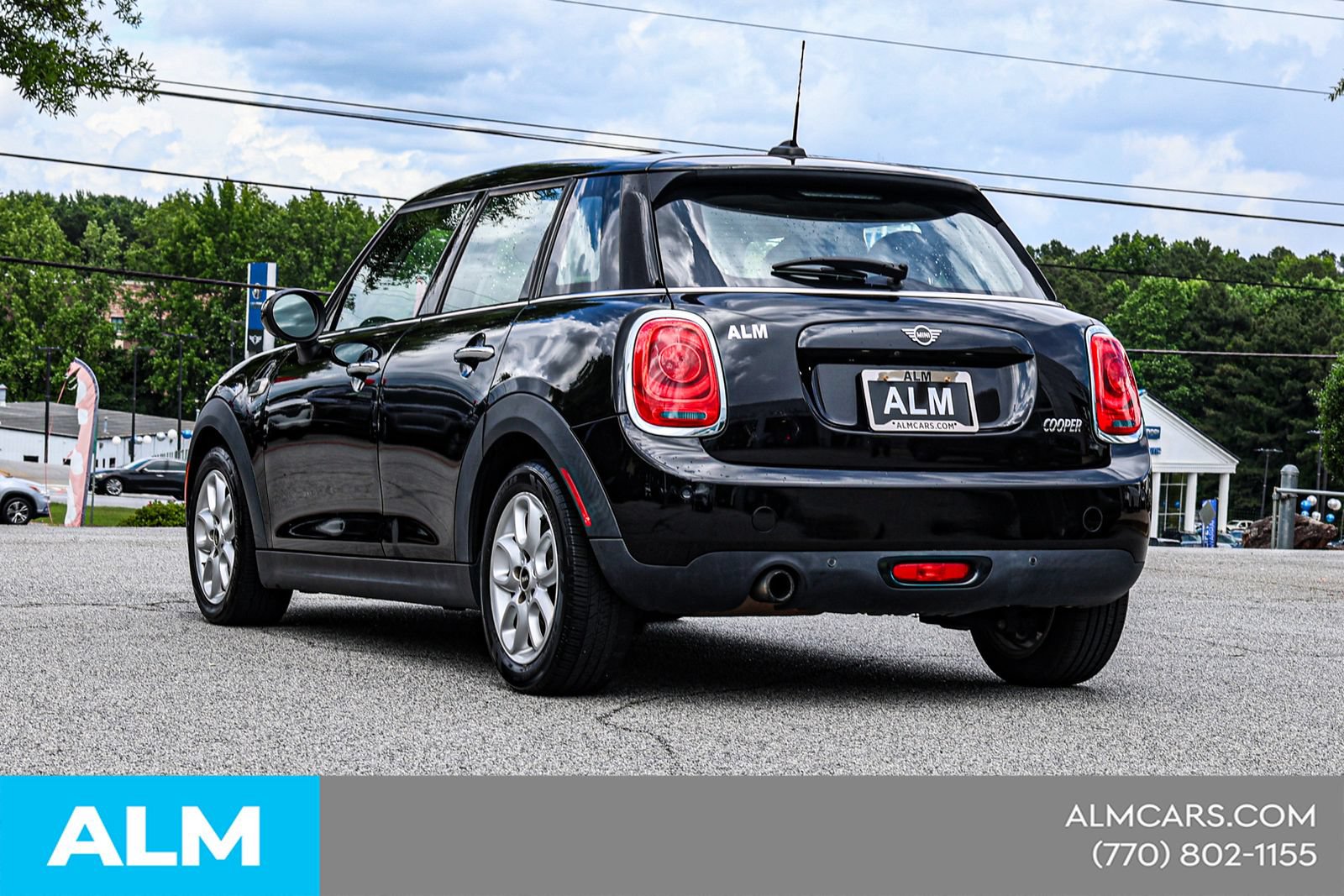 Used 2019 MINI Cooper 4-Door Hardtop FWD image 8