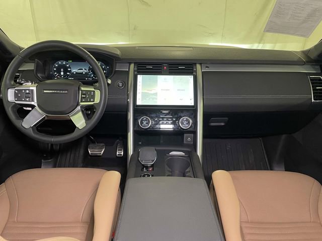 Used 2025 Land Rover Discovery Dynamic SE image 27