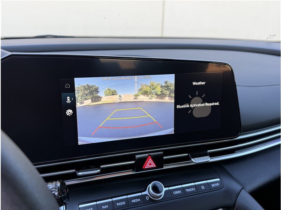 Used 2024 Hyundai Elantra Blue FWD image 16
