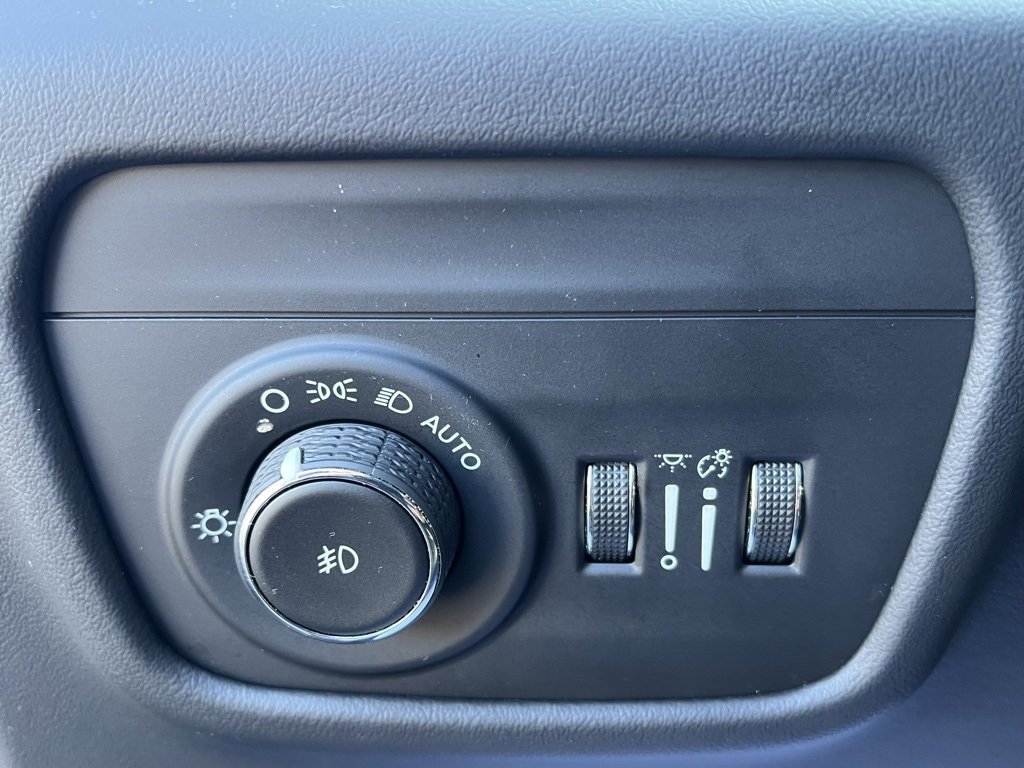 Used 2022 Jeep Grand Cherokee L Summit image 32