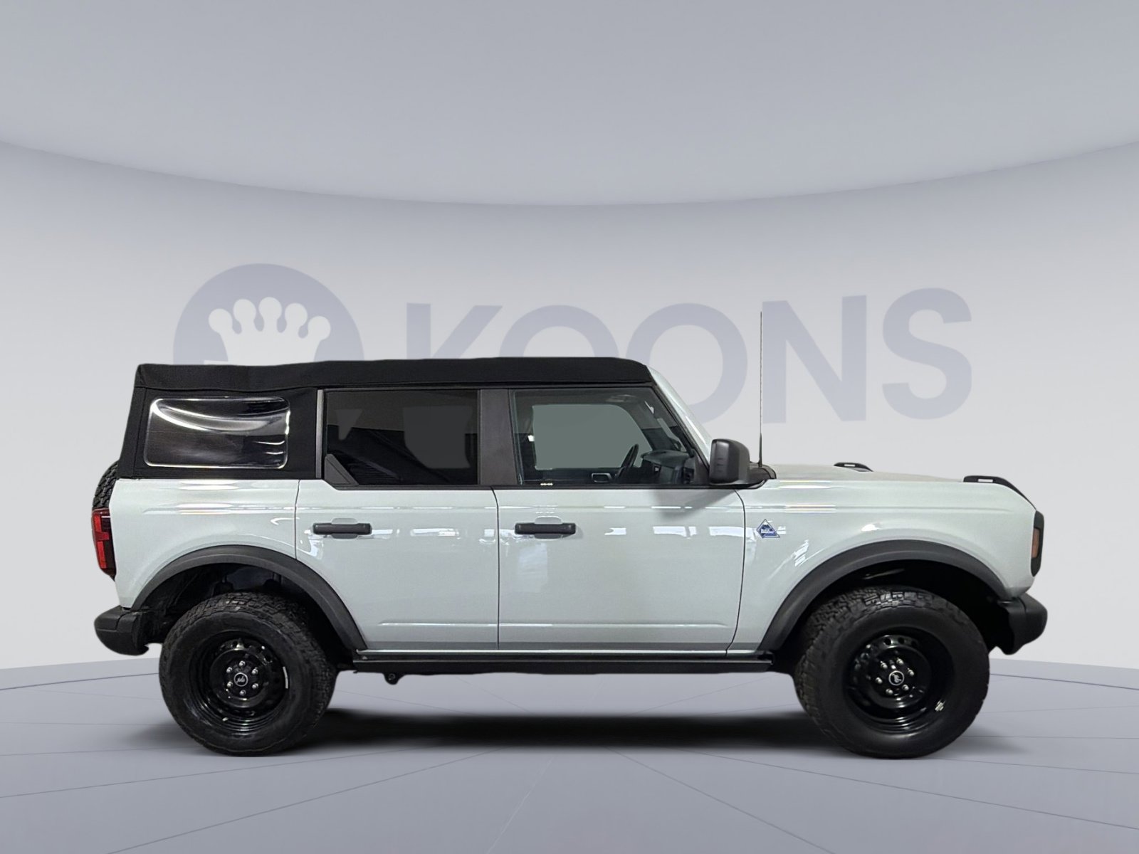 Used 2023 Ford Bronco Black Diamond image 8