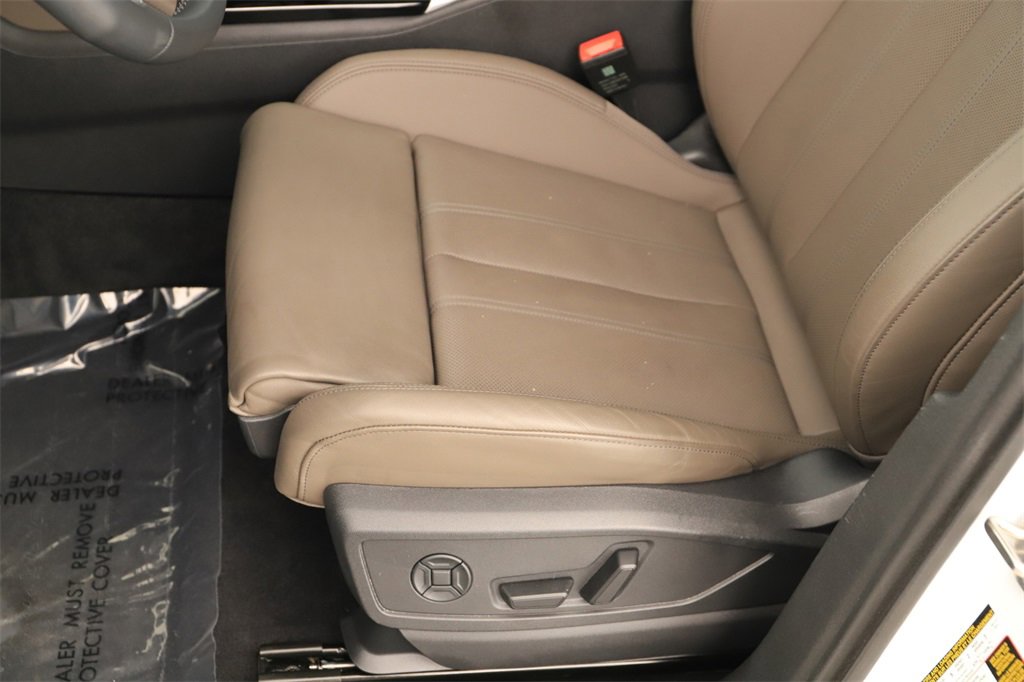 Certified 2025 Audi Q5 Prestige image 25