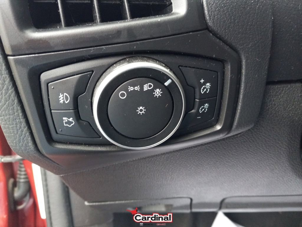 Used 2018 Ford Focus Titanium w/ Titanium Technology Package image 28