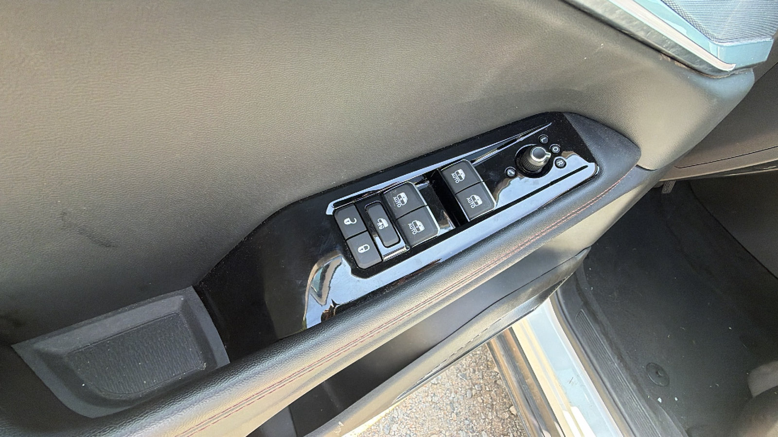 Used 2024 Jeep Wagoneer Launch Edition AWD/4WD image 16