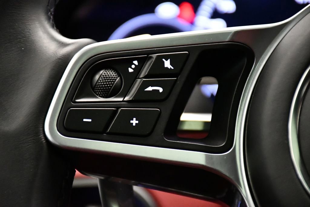 Used 2023 Porsche Cayenne image 28