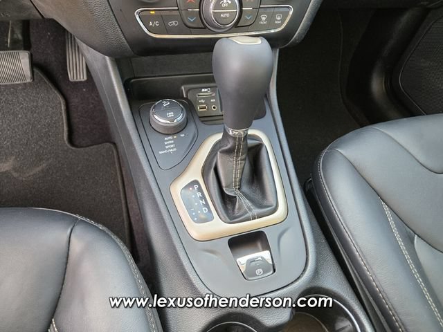 Used 2016 Jeep Cherokee Limited AWD/4WD image 30
