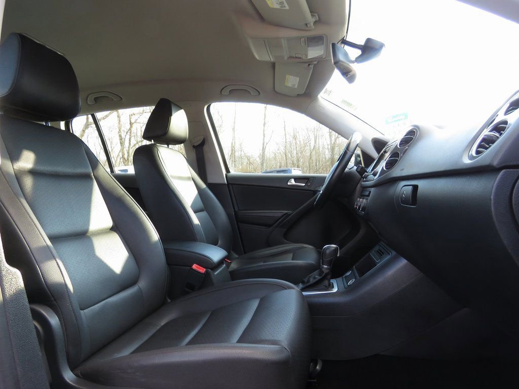 Used 2016 Volkswagen Tiguan S image 13