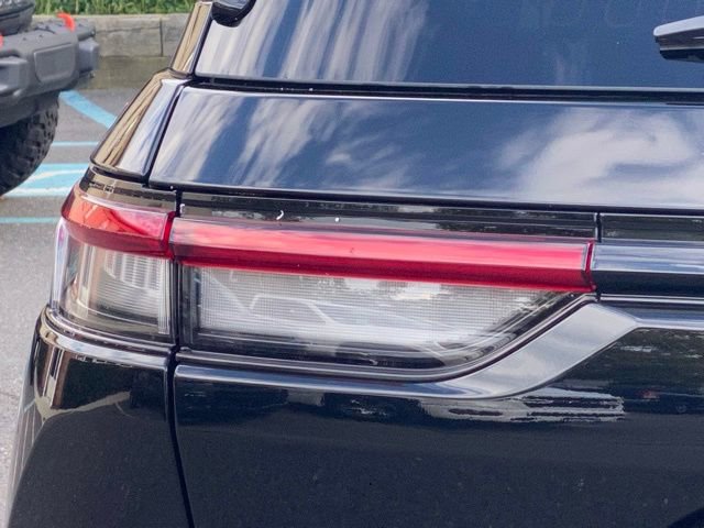 New 2025 Jeep Grand Cherokee Overland w/ Adv Protech Group III image 17