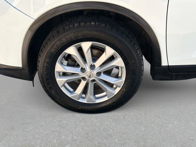 Used 2016 Nissan Rogue SV w/ SV Premium Package AWD/4WD image 11