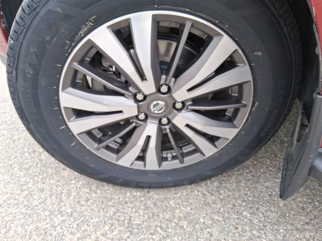 Used 2017 Nissan Pathfinder S image 24