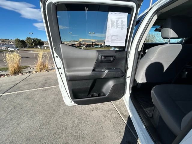 Used 2022 Toyota Tacoma SR image 31