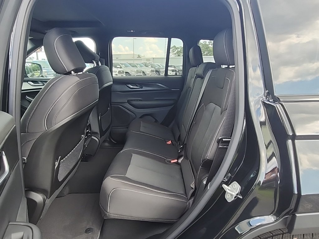 New 2026 Jeep Grand Cherokee Laredo X RWD image 24