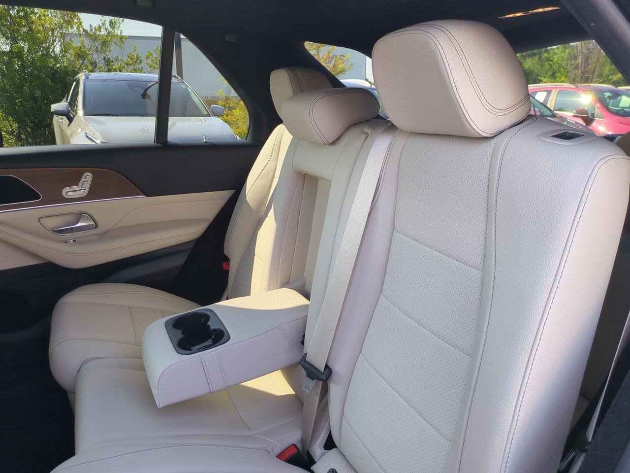 Used 2024 Mercedes-Benz GLE 350 4MATIC image 32