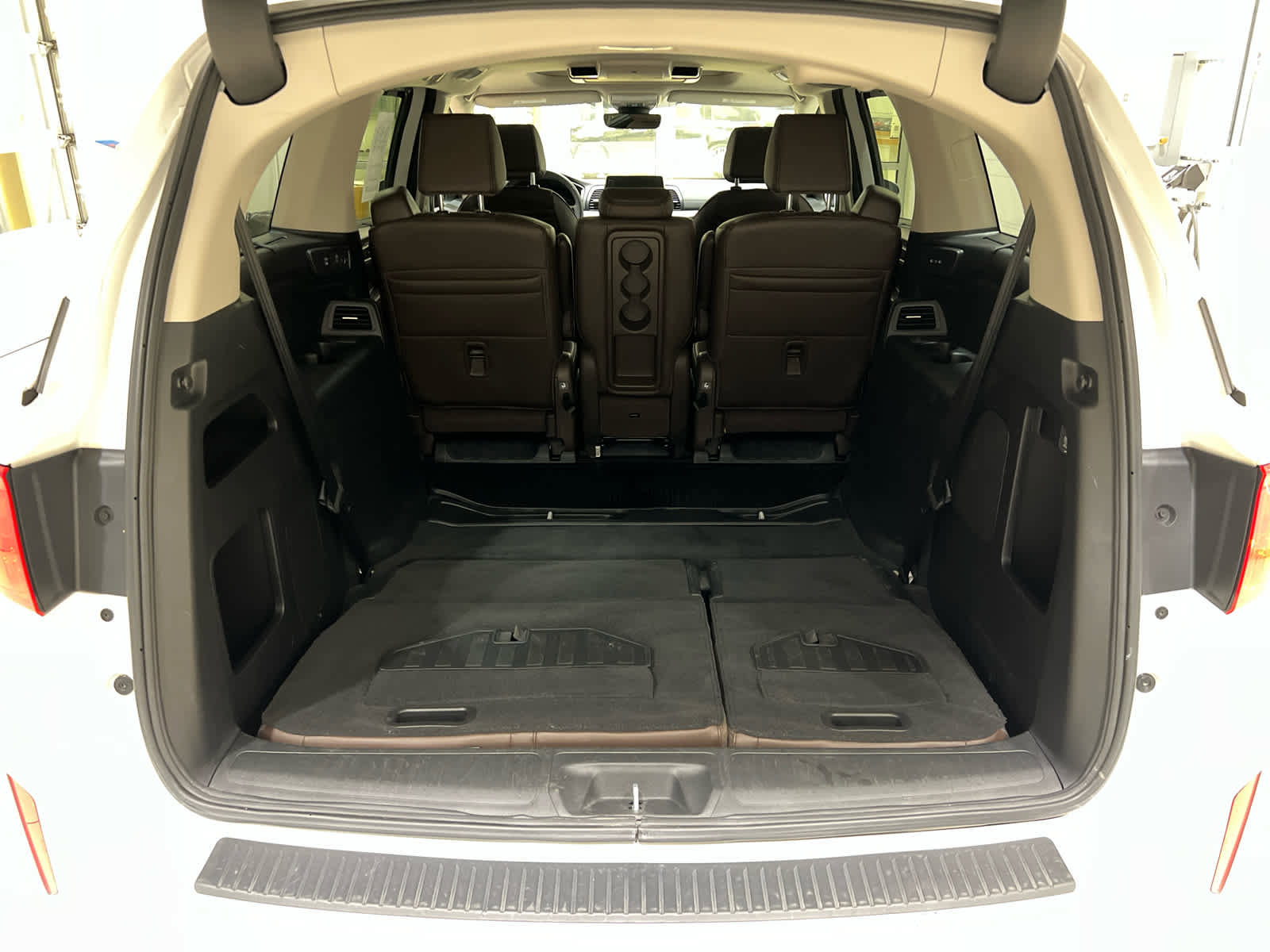 Certified 2025 Honda Odyssey Touring image 2