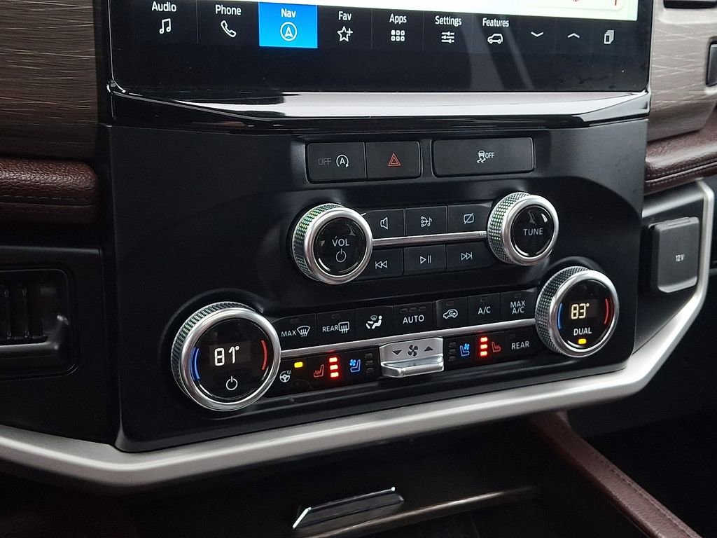 Used 2024 Ford Expedition Limited image 17