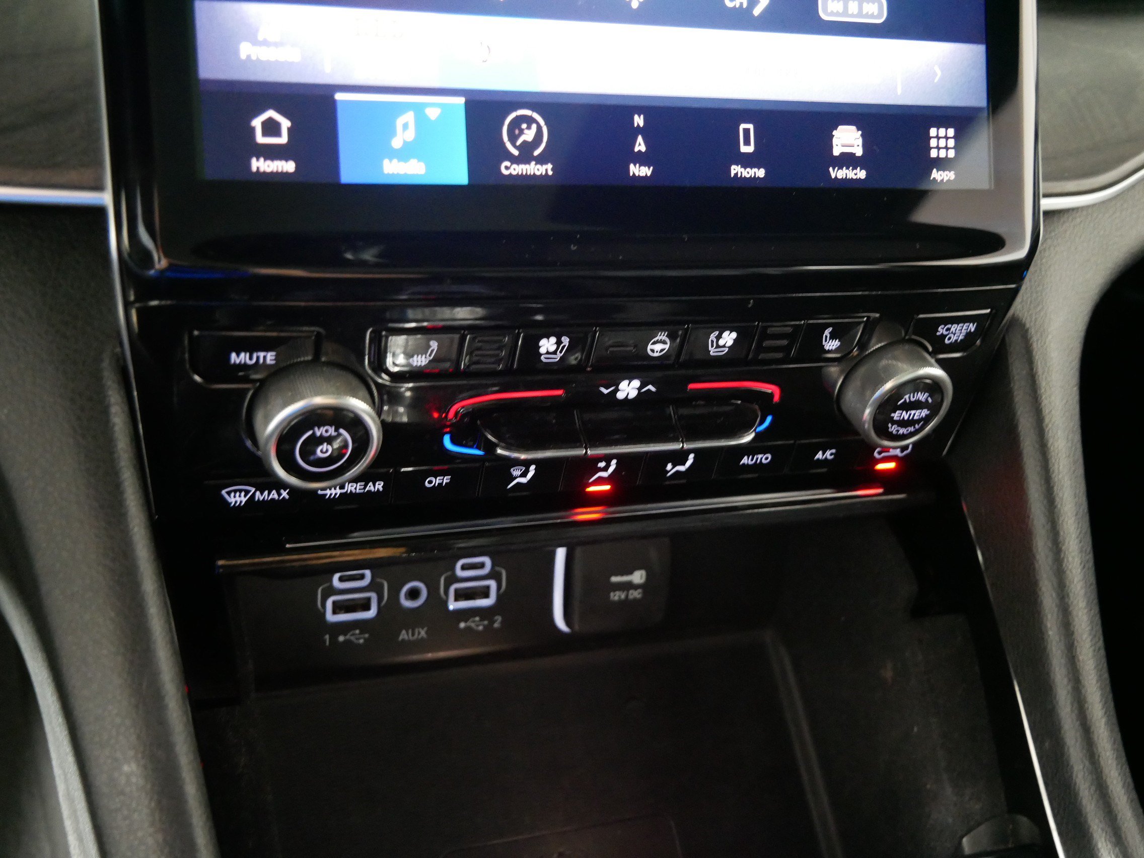 Used 2021 Jeep Grand Cherokee L Overland w/ Advanced Protech Group III AWD/4WD image 23
