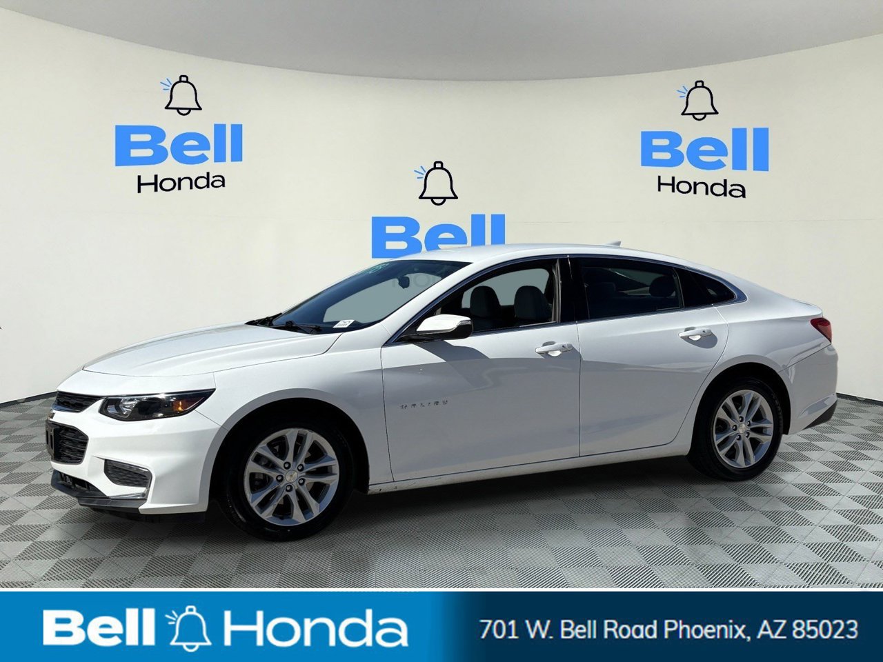 Used 2018 Chevrolet Malibu LT FWD image 1
