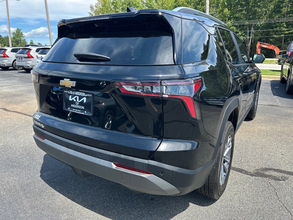 Used 2025 Chevrolet Equinox LT w/ Safety and Technology Package image 3