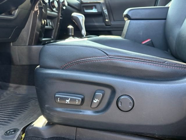 Used 2022 Toyota 4Runner TRD Off-Road Premium w/ Moonroof Package AWD/4WD image 31
