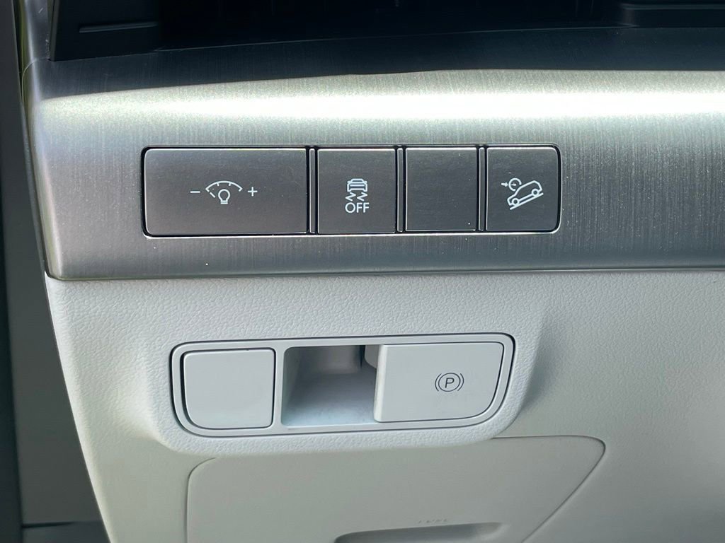 Used 2025 Hyundai Kona SEL AWD/4WD image 24