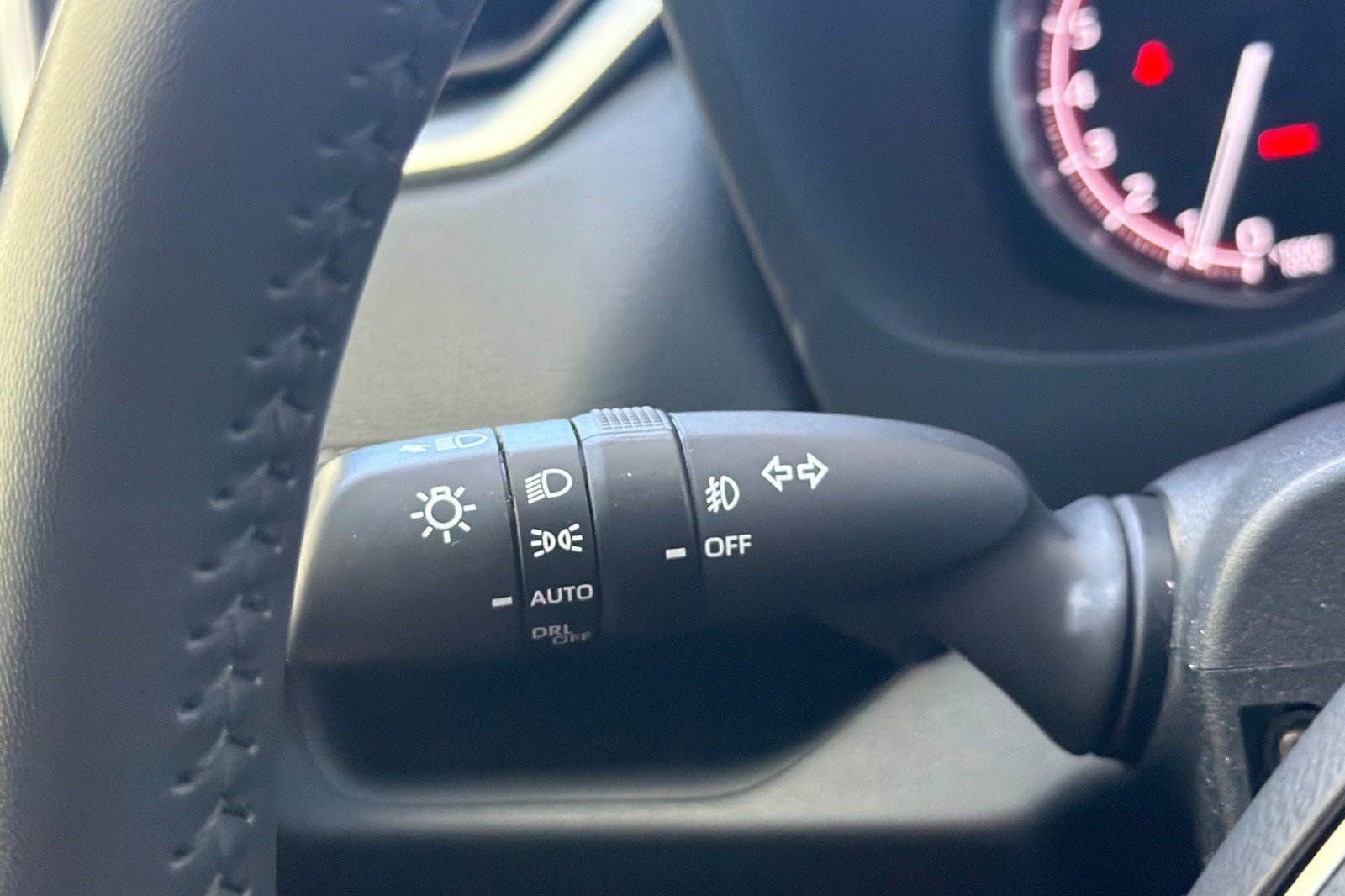 Used 2024 Toyota RAV4 XLE Premium FWD image 31