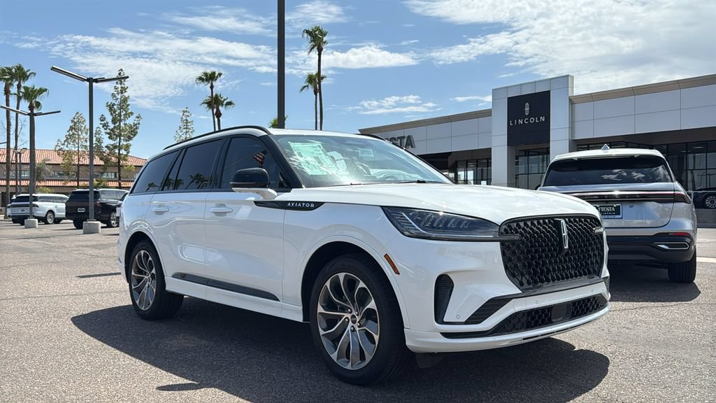 New 2026 Lincoln Aviator AWD w/ Jet Appearance Package image 2