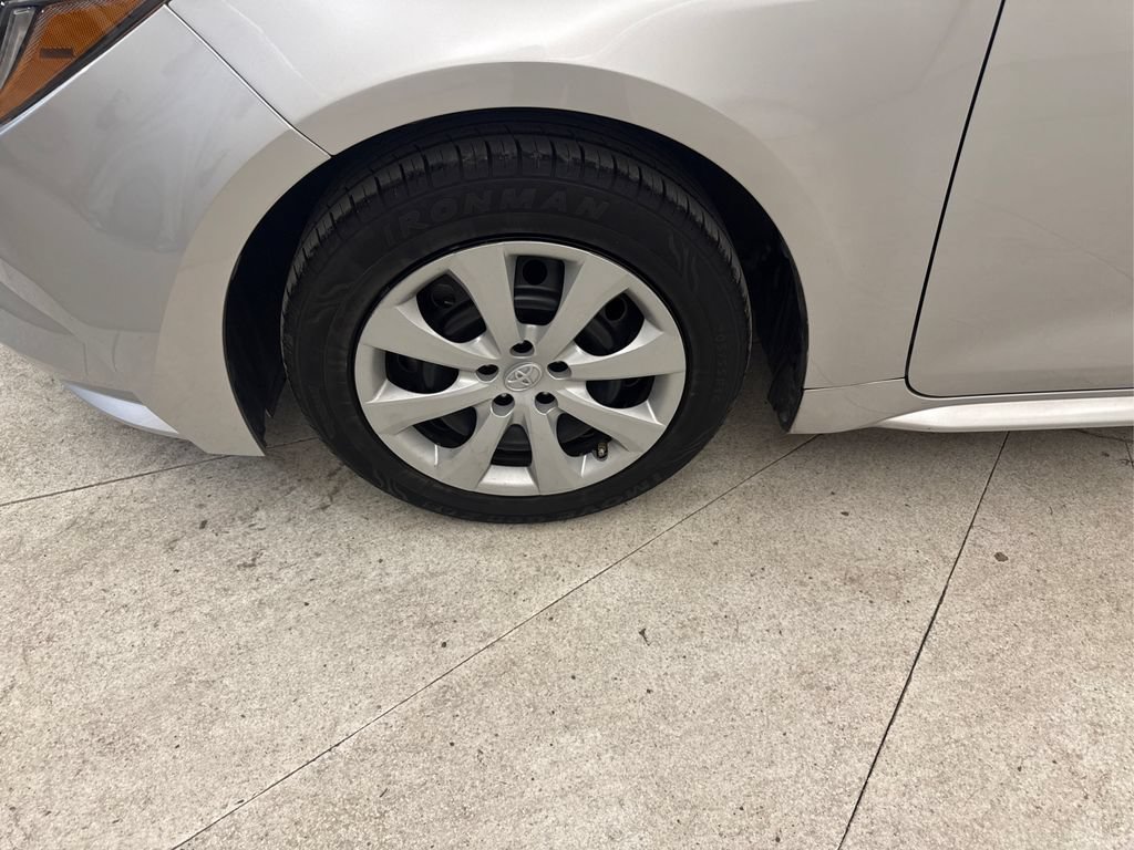 Used 2022 Toyota Corolla LE FWD image 11