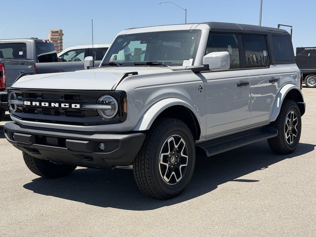 New 2026 Ford Bronco Outer Banks AWD/4WD image 4