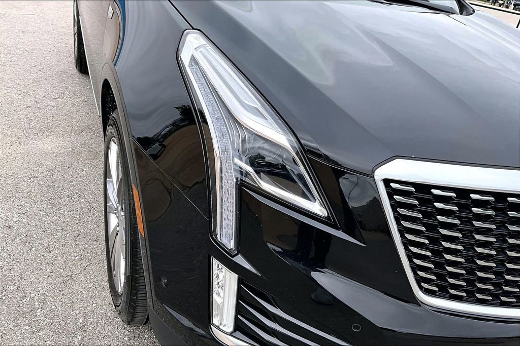 Used 2023 Cadillac XT5 Premium Luxury w/ Technology Package AWD/4WD image 29