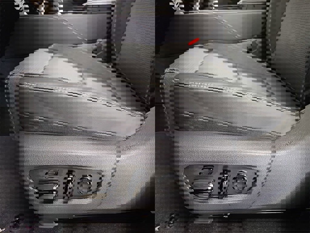 New 2026 Lexus RX 450h AWD image 32