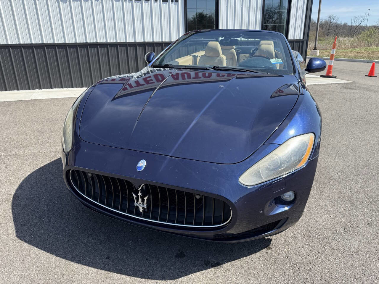Used 2011 Maserati GranTurismo Convertible image 2