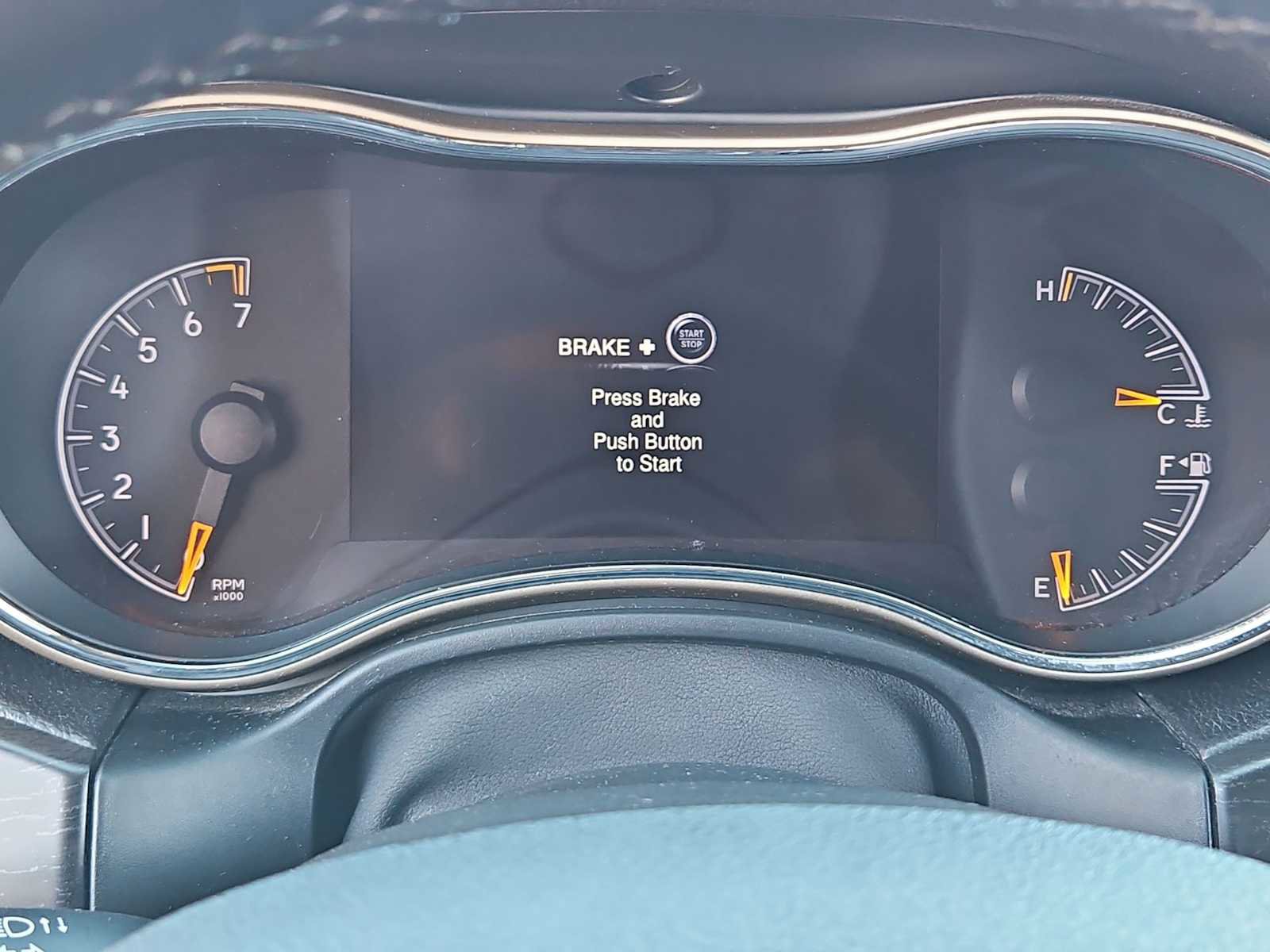 Used 2014 Jeep Grand Cherokee Laredo w/ 18" Wheel & 8.4" Radio Group image 31