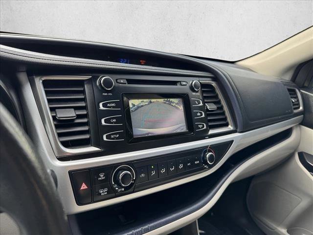 Used 2014 Toyota Highlander LE image 14